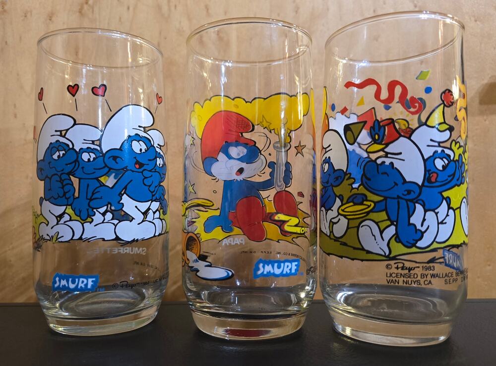 1982-1983 Wallace Berrie & Co Smurfs Glasses (Set of 3)
